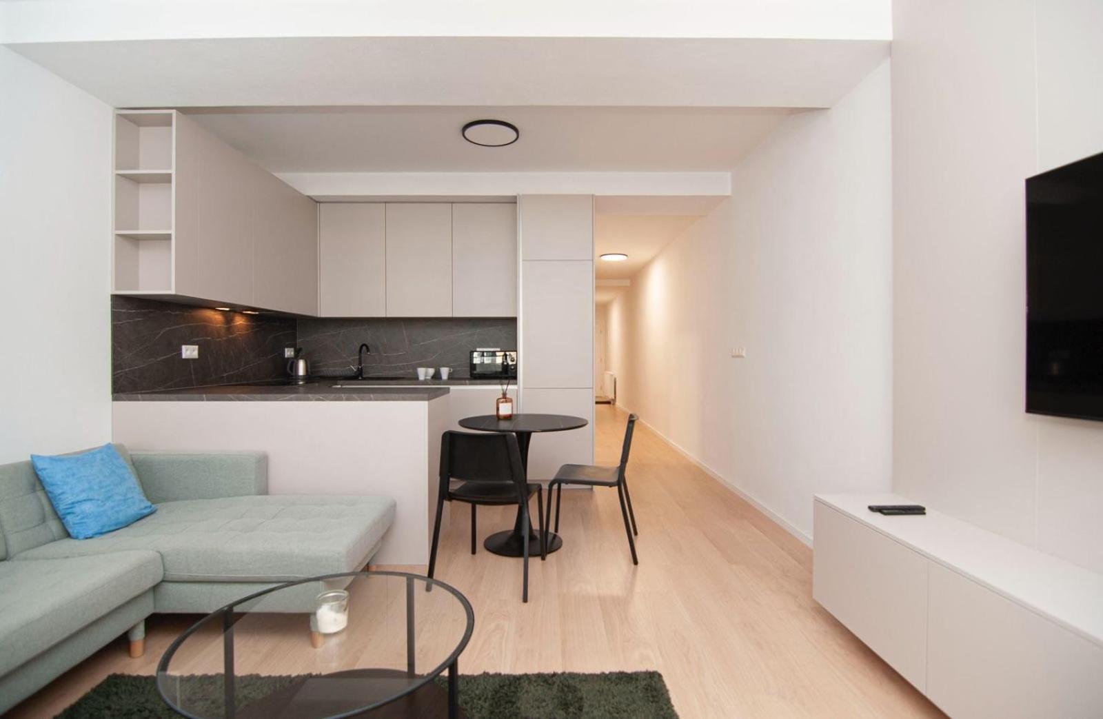 Beautiful Apartment In The City Center Братислава Екстер'єр фото