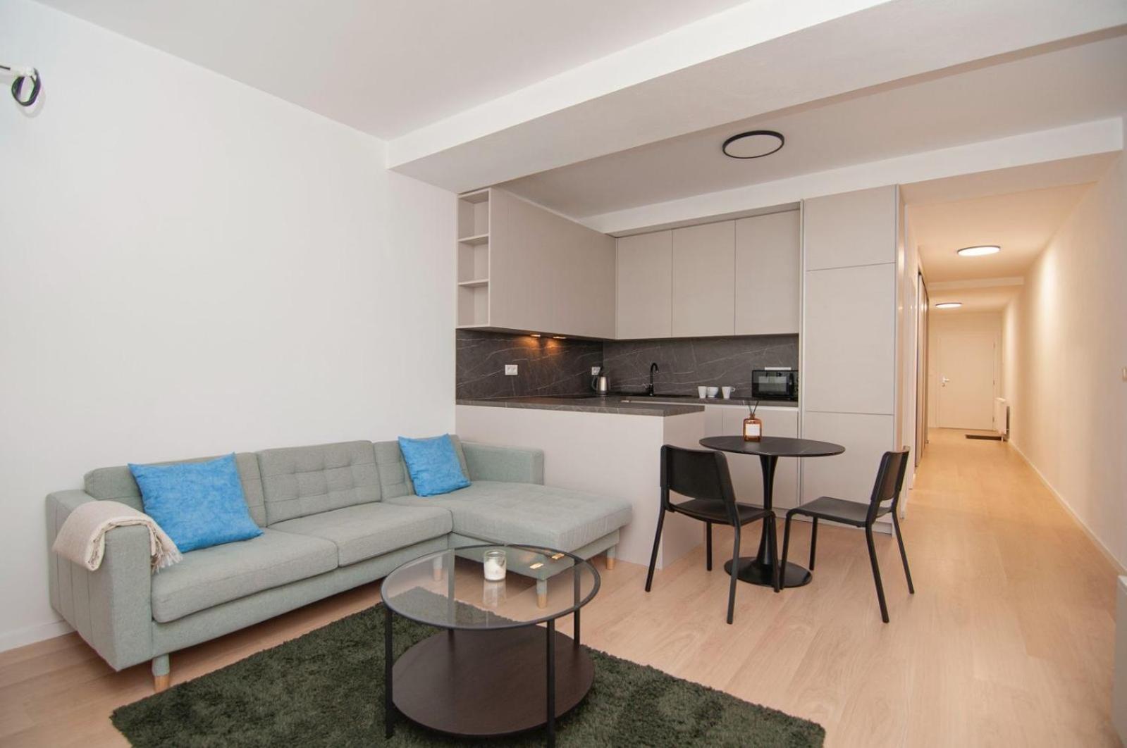 Beautiful Apartment In The City Center Братислава Екстер'єр фото